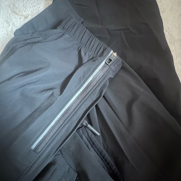 Lululemon men’s joggers - Picture 3 of 6